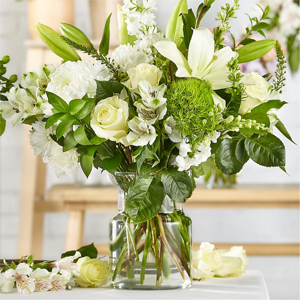 Classic Ivory – A Florist Original – Greater Wichita Flower Shop, Wichita KS