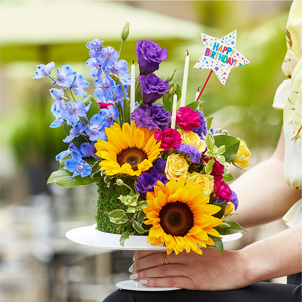 Star of the Day Floral Cake – Greater Wichita Flower Shop, Wichita KS