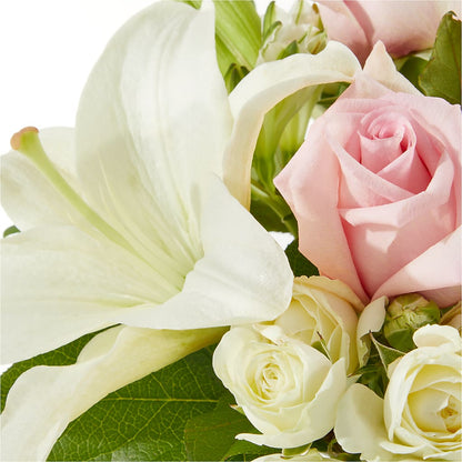 Kindhearted Bouquet –  Greater Wichita Flower Shop, Wichita KS