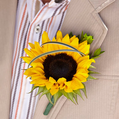 Free Spirit Boutonniere –  Greater Wichita Flower Shop, Wichita KS